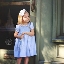 Cargar imagen en el visor de la galería, Scalloped Pearl Smocked Dress