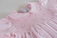 Cargar imagen en el visor de la galería, Scalloped Pearl Smocked Dress