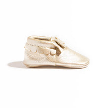 Cargar imagen en el visor de la galería, Platinum Bow Mocc Mini Sole