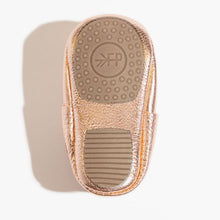 Cargar imagen en el visor de la galería, Rose Gold Bow Mocc Mini Sole