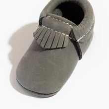 Cargar imagen en el visor de la galería, Blue Spruce Mini Sole City Mocc