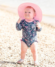 Cargar imagen en el visor de la galería, Pink Sun Protective Hat
